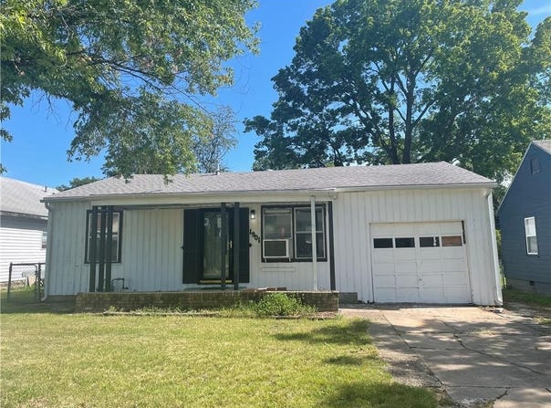 1901 W 7th Street, Coffeyville, KS 67337
