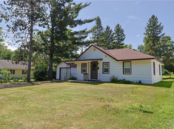 608 E 11th Street S, Ladysmith, WI 54848