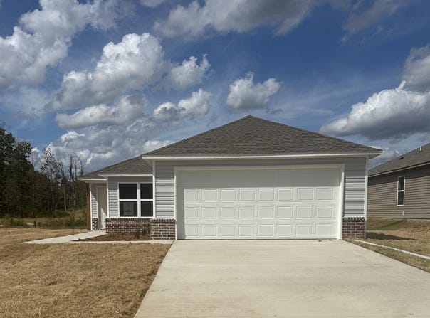 8104 Chesapeake Trail, Bauxite, AR 72011
