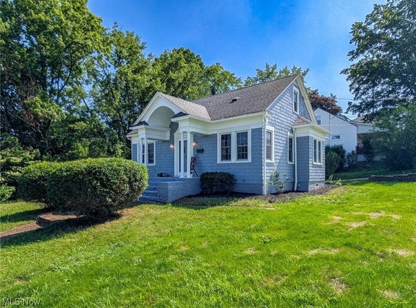 187 3rd Street NE, Barberton, OH 44203