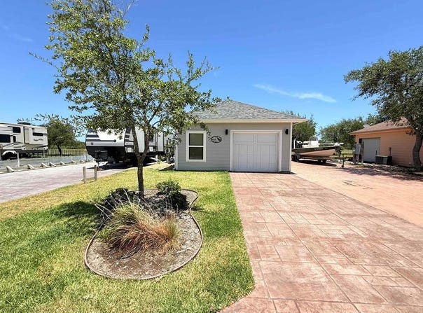 18 Augusta Circle, Aransas Pass, TX 78336