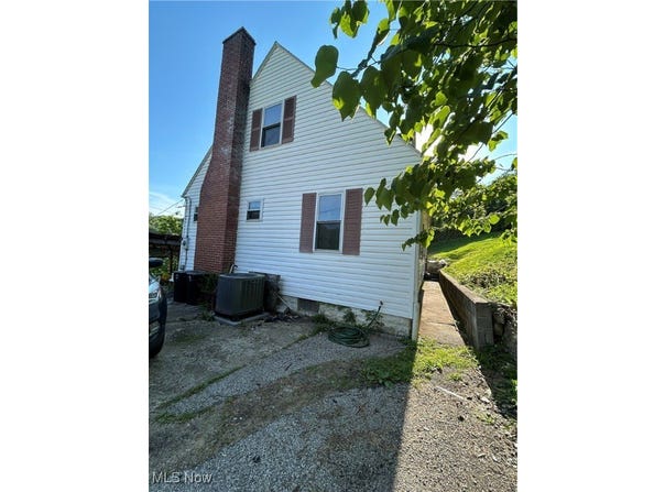 73 High Street, Clay, WV 25043
