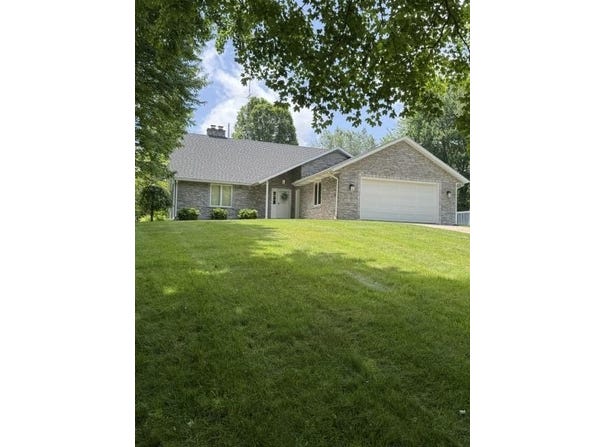 61214 US-131, Three Rivers, MI 49093