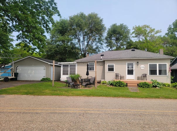 63186 W Fish Lake Rd Road, Sturgis, MI 49091