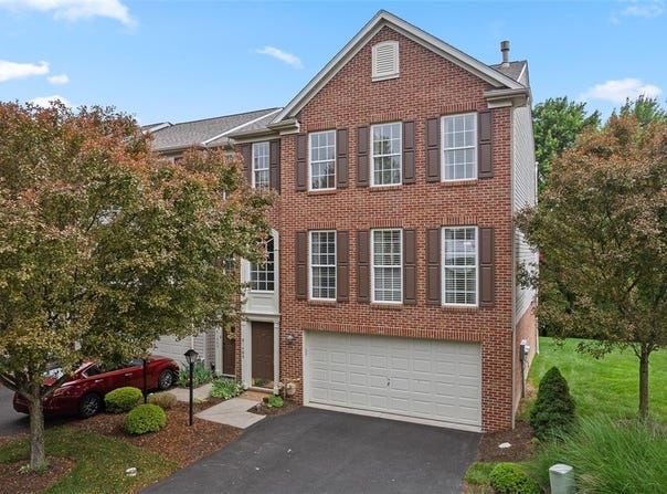 81406 Lost Valley Dr, Adams Twp, PA 16046