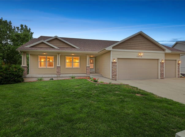 3416 E Payton Avenue, Des Moines, IA 50320