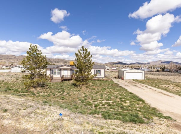 924 Spring Valley Parkway, Spring Creek, NV 89815