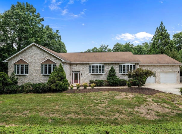 5004 Shadygrove Lane, Greensboro, NC 27407