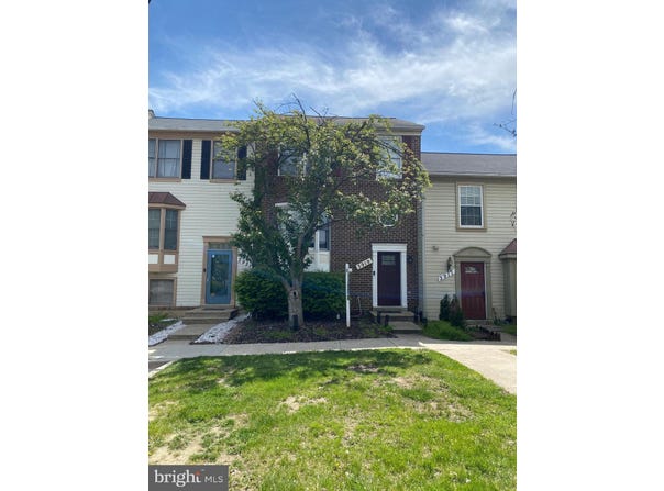 3919 EMBLEM COR, BOWIE, MD 20716