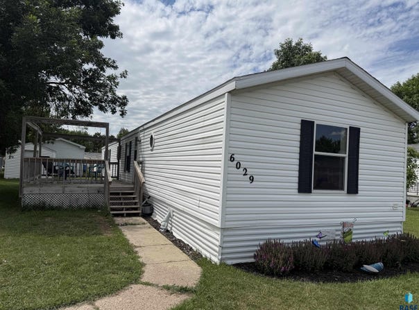6029 S McKenzie Pl, Sioux Falls, SD 57106-7345