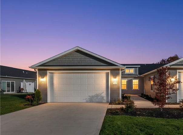 130 W Spring Drive, Elyria, OH 44035