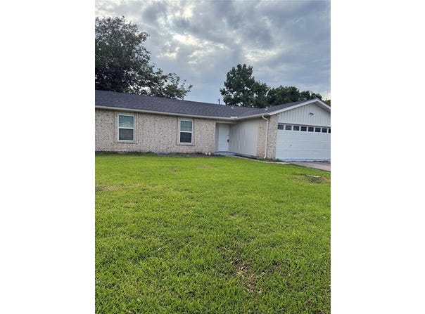 1215 Mulberry Lane, Mesquite, TX 75149