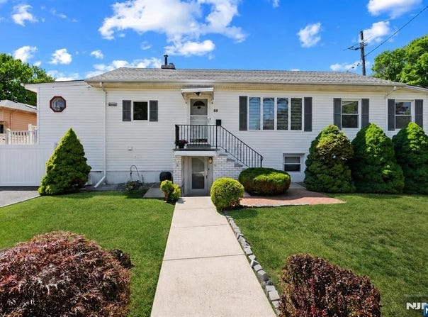 55 Central Lane, Secaucus, NJ 07094