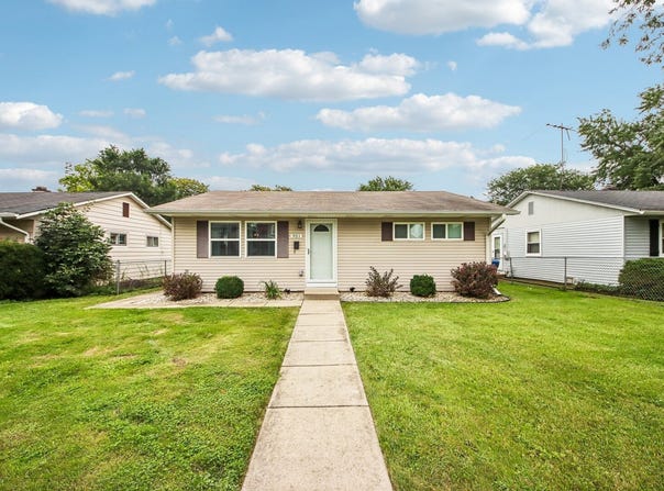 921 N Jackson Street, Waukegan, IL 60085