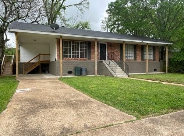 2004 ROANOKE Street, Alexandria, LA 71301