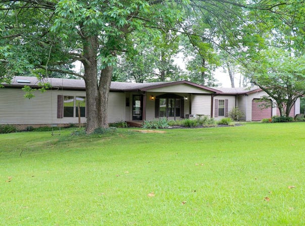 11001 E Purdue Farms Road, Dubois, IN 47527