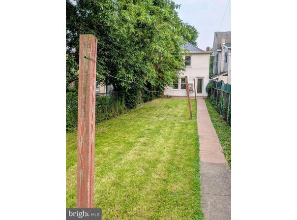 128 W MAIN STREET, NEW BLOOMFIELD, PA 17068