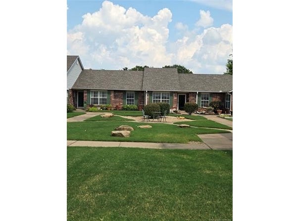 1449 W Evergreen Lane, Claremore, OK 74017