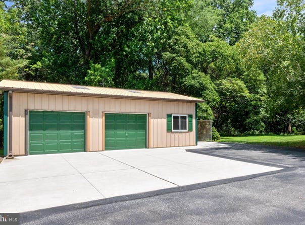 447 AUBURN ROAD, PILESGROVE, NJ 08098