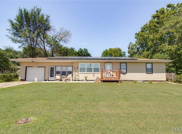 117 S Hamilton Street, Otterville, IL 62052