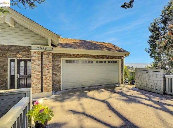 7075 Elverton Dr, Oakland, CA 94611