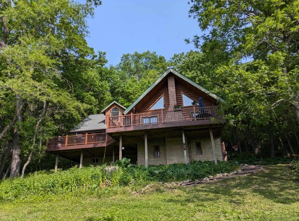 2112 St Hwy 9 Highway, Decorah, IA 52101