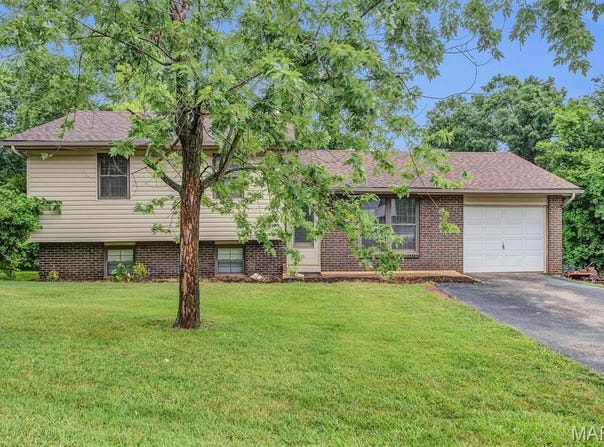 156 Ron De Le, Arnold, MO 63010