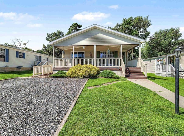 23 Rosewood Ln, Mays Landing, NJ 08330