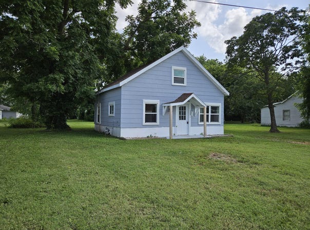 208 W Sloan Avenue, Mt Vernon, MO 65712