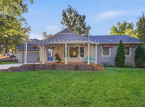 3007 W 73rd Terrace, Prairie Village, KS 66208