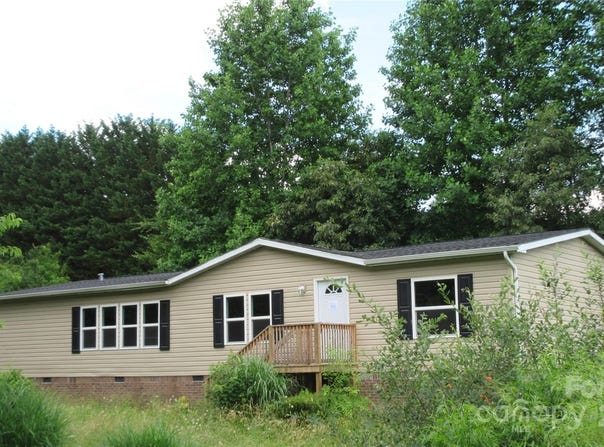 123 Josiah Lane, Hendersonville, NC 28792