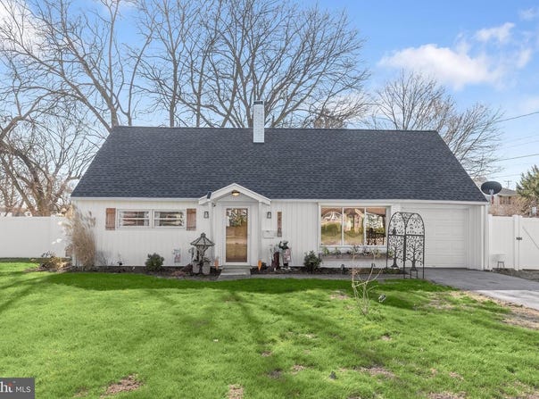 1416 CONTINENTAL RD, YORK, PA 17404