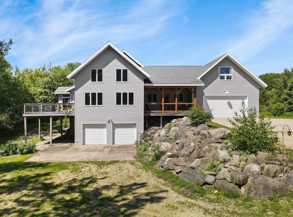 2215 W Ridge Road, Cottage Grove, WI 53527