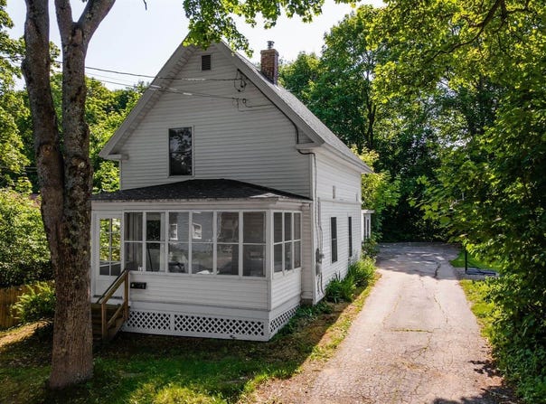 11 Kossuth Street, Bangor, ME 04401