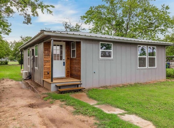 1209 Melwood Avenue, Brownwood, TX 76801