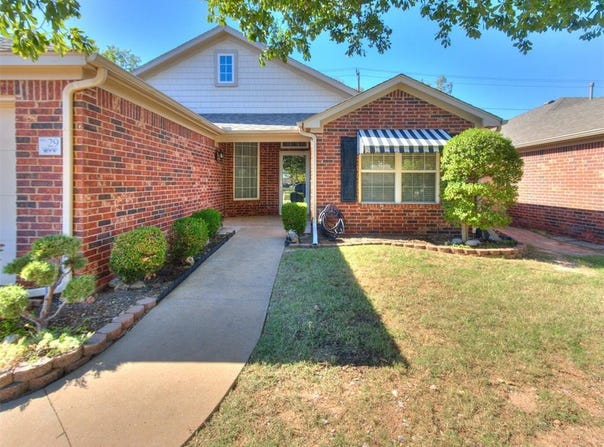 2455 Manchester Drive, The Village, OK 73120