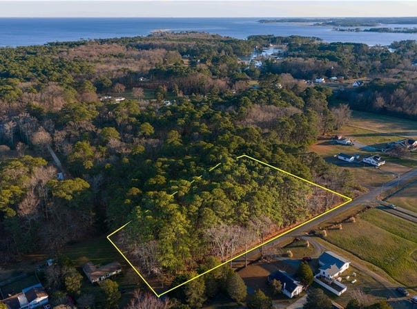S Bay Haven Road, Gwynn, VA 23066