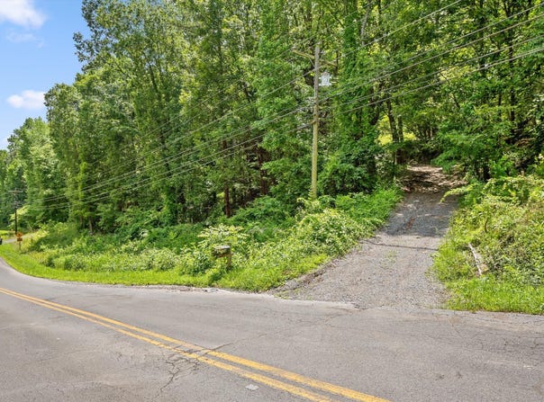 274 Pine Hill Drive SW, McDonald, TN 37353