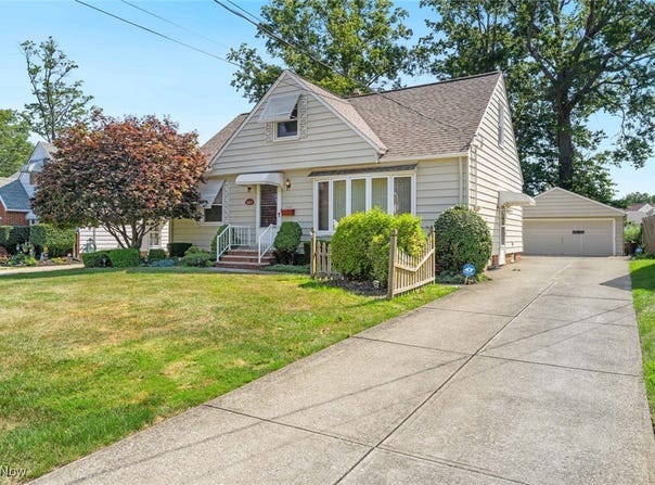 327 E 280th Street, Euclid, OH 44132