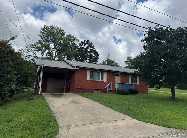 737 Price Street, Poplar Bluff, MO 63901