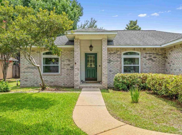 3467 Willow Ln, Gulf Breeze, FL 32563