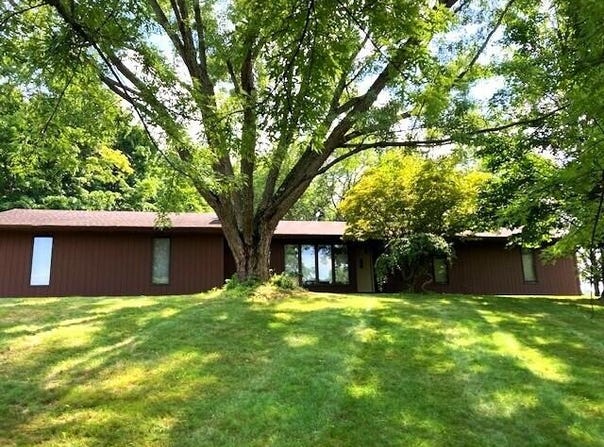 18354 Mount Zion Road, Galien, MI 49113