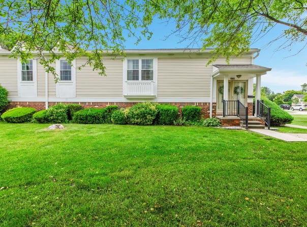 41748 Broquet Drive, Northville, MI 48167