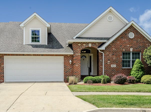 960 Ryan Court, Crown Point, IN 46307