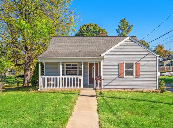 715 BRIDGE AVE, WAYNESBORO, VA 22980