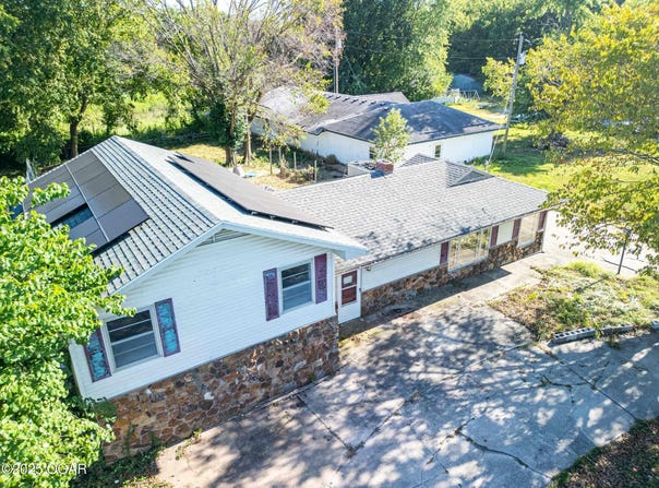1895 Industrial Drive, Neosho, MO 64850