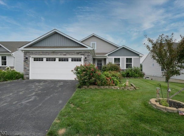 31 Lam Dr, Hardyston Twp., NJ 07419