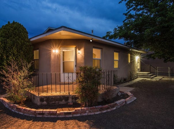 2450 Floral Road NW, Albuquerque, NM 87104