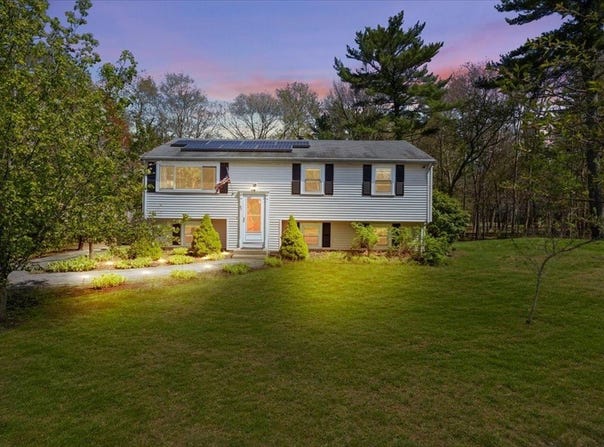 67 Fosdick Rd, Carver, MA 02330