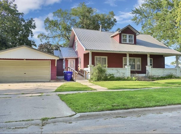 318 NE 8th Street, Independence, IA 50644
